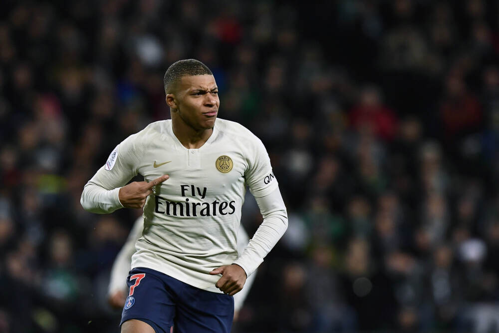 穆里尼奥又赢了！本菲卡3-0晋级4强，冲击三冠王是正道，欧冠再见